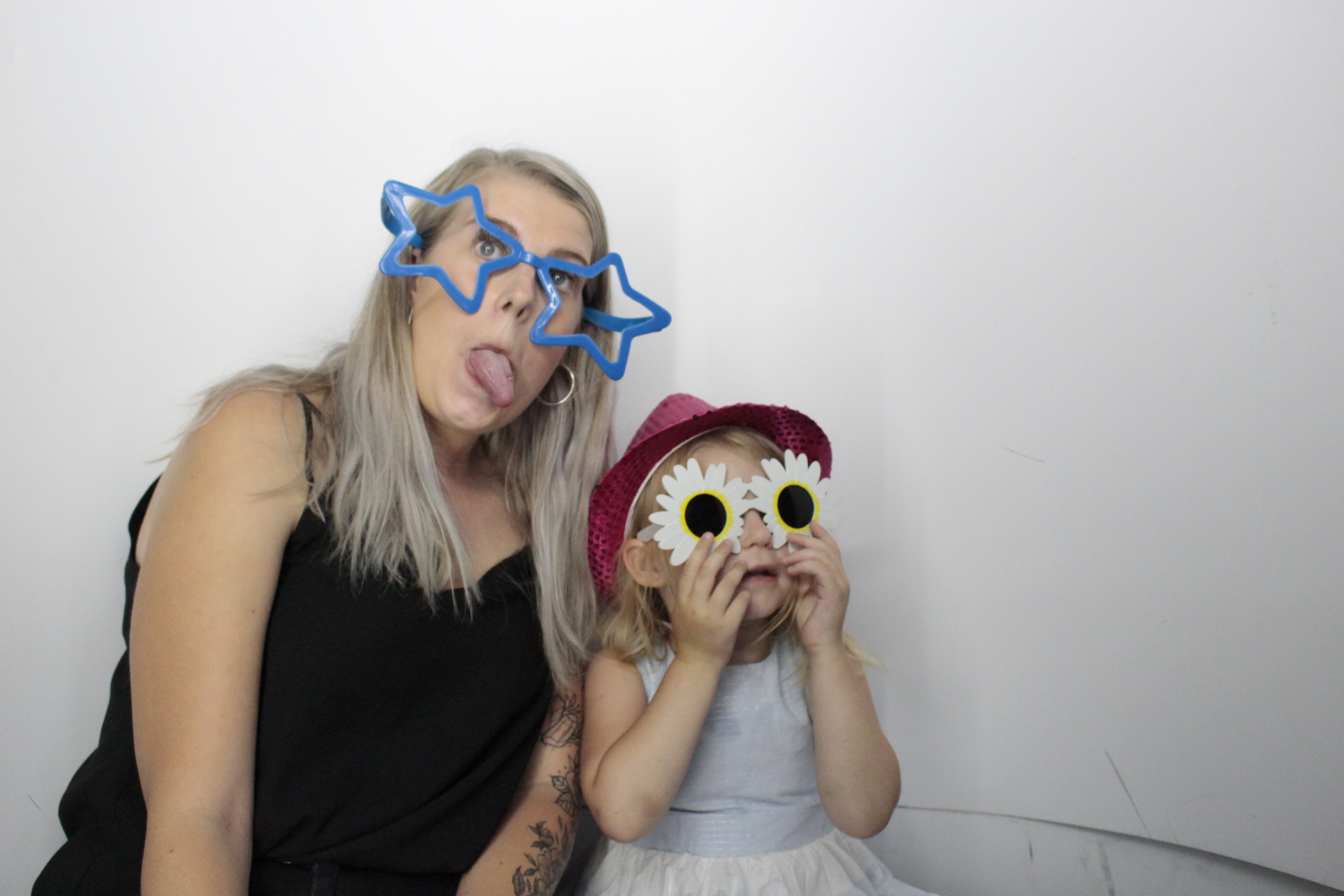 Kerry's 30th Birthday | View more photos from the event at gallery.myphotoboothexperience.co.uk/u/MyPhotoBoothExperienceLtd/Kerrys-30th-Birthday